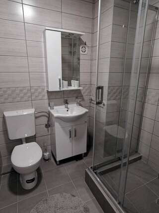 Апартаменты Apartments Popovic Котор Номер-студио с балконом и видом на море (для 4 взрослых)-5