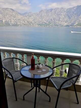 Апартаменты Apartments Popovic Котор Номер-студио с видом на море-2