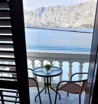 Апартаменты Apartments Popovic Котор Номер-студио с балконом и видом на море-1