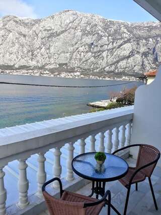Апартаменты Apartments Popovic Котор Номер-студио с балконом и видом на море-4