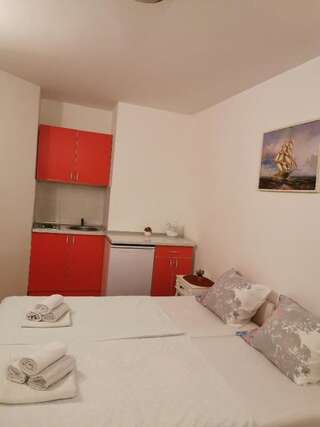 Апартаменты Apartments Popovic Котор Номер-студио с видом на сад-2